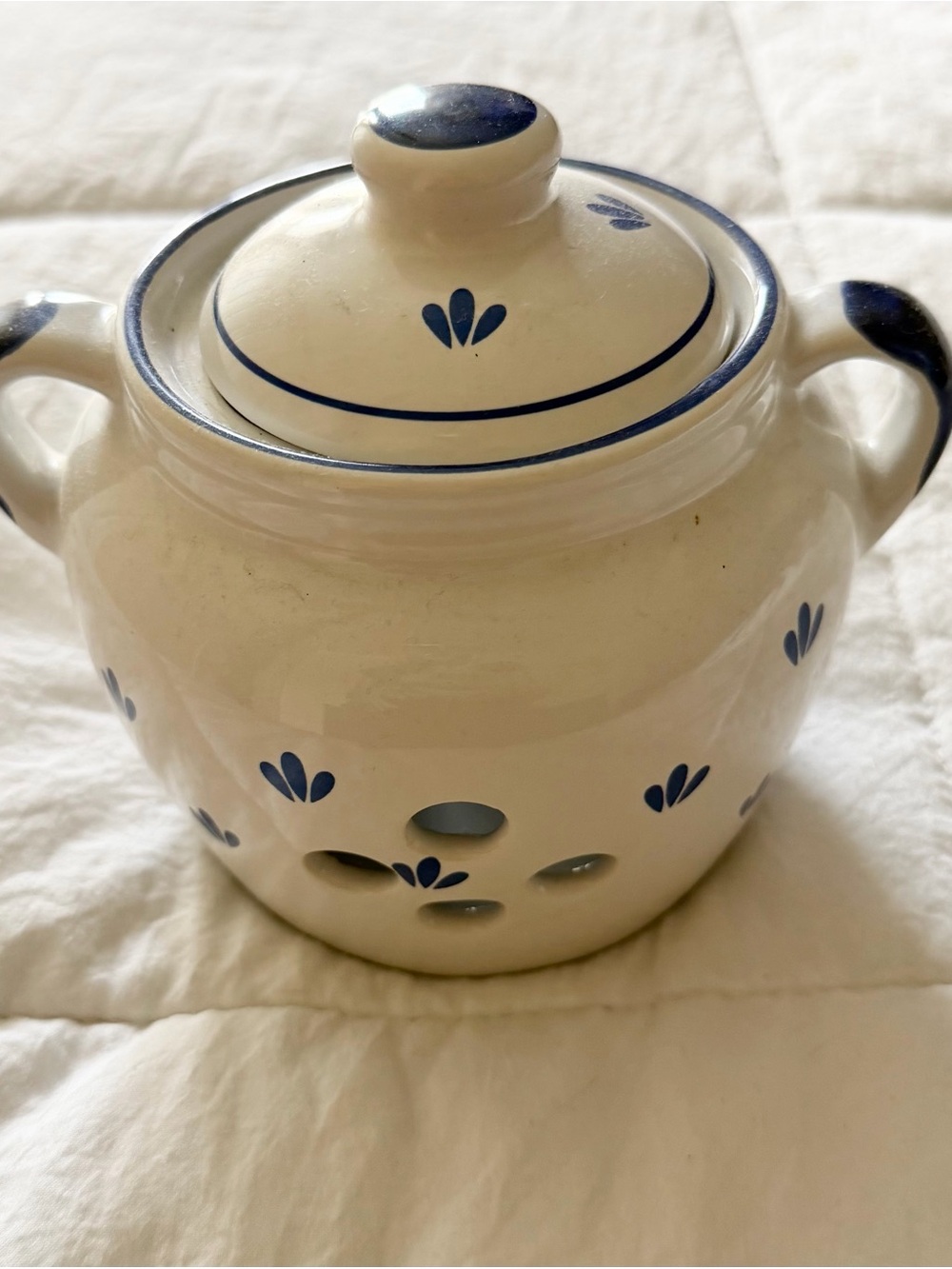 Norpro 5-Inch Ceramic Garlic Keeper - Picture 4 of 8